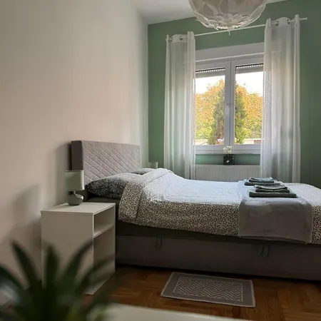 Appartement Twins Osijek - Private Parking Extérieur photo