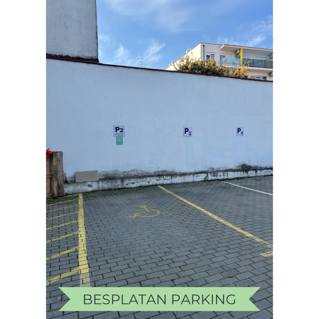 Twins - Private Parking Apartment